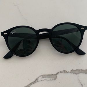 Ray Ban Mens sun glasses
